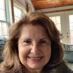 Meet your Posher, Debbie d